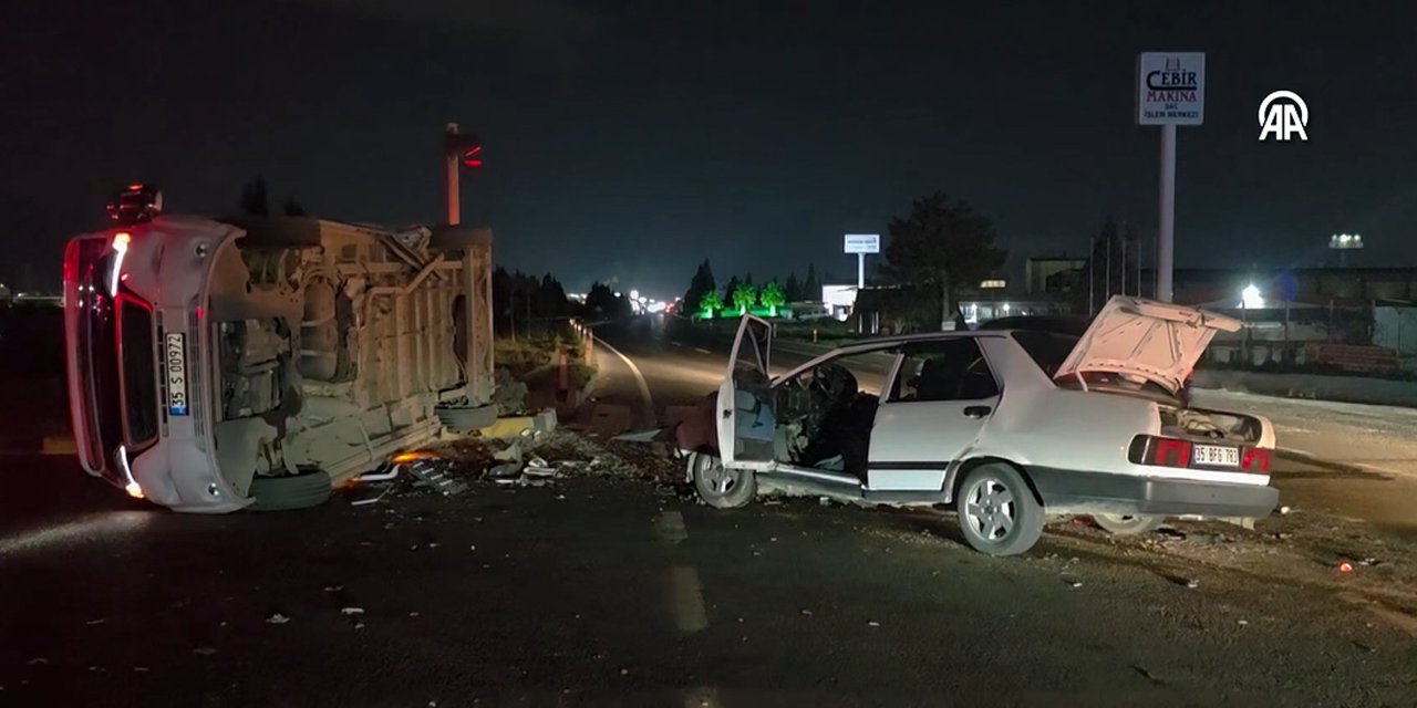 İzmir'de korkunç kaza: Otomobille minibüs birbirine girdi