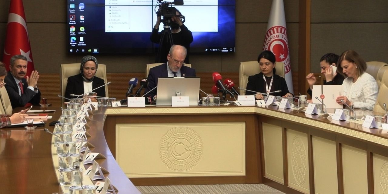Hulki Cevizoğlu, Zahide Yetiş'e tepki gösteren kadın vekilleri 'Sembolik şiddet' ile suçladı