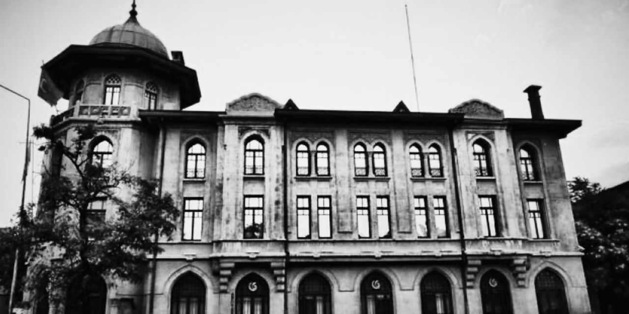 Adı yolsuzlukla anılıyor: Para akmaya devam ediyor