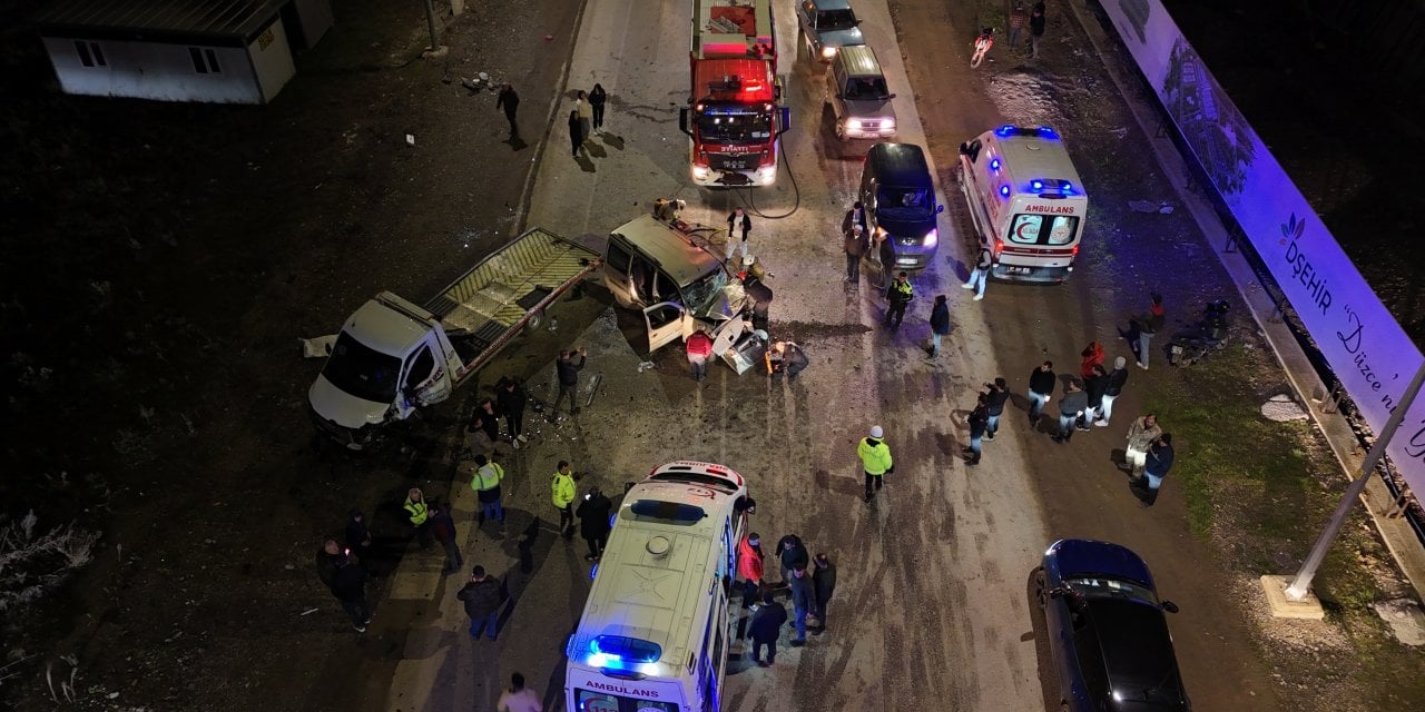 Düzce'de zincirleme trafik kazasında 7 kişi yaralandı