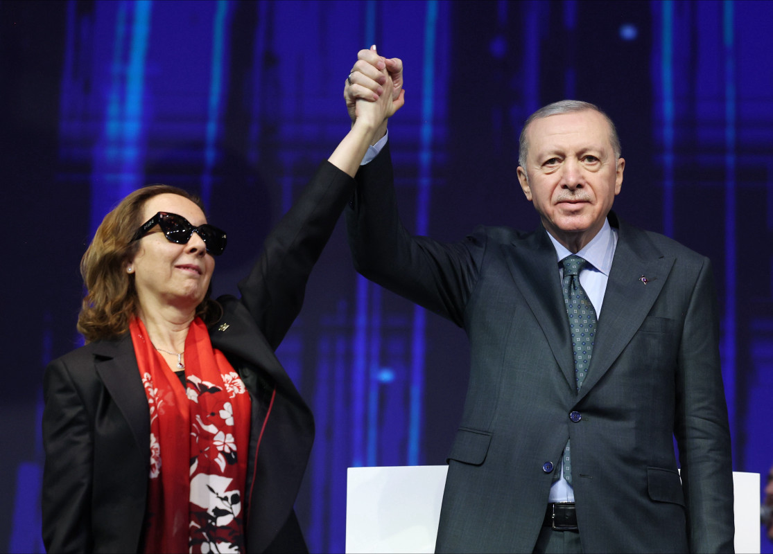 Gelecek Partisi'nden istifa eden Antalya Milletvekili Serap Yazıcı Özbudun AK Parti'ye geçti.