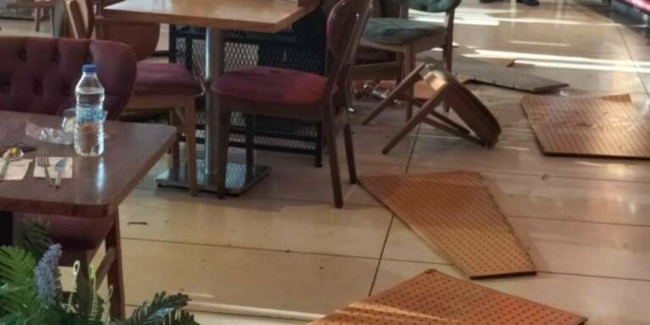 Bursa'da bir AVM'nin tavanı çöktü: Deprem olduğunu sandılar!