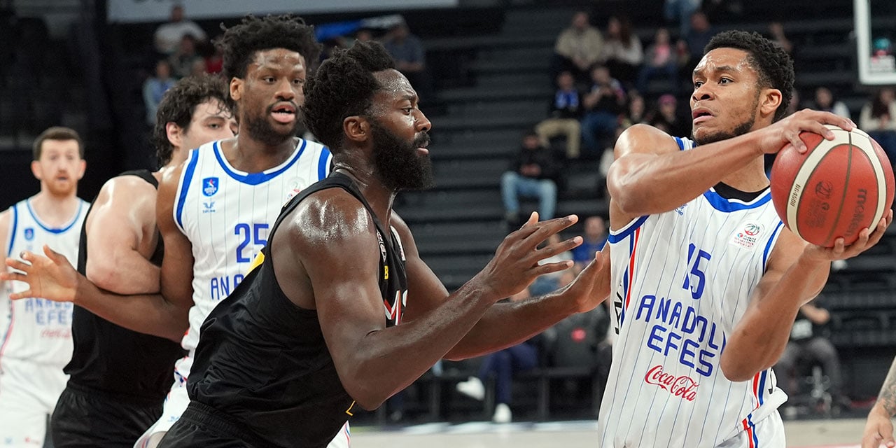 Anadolu Efes rahat kazandı