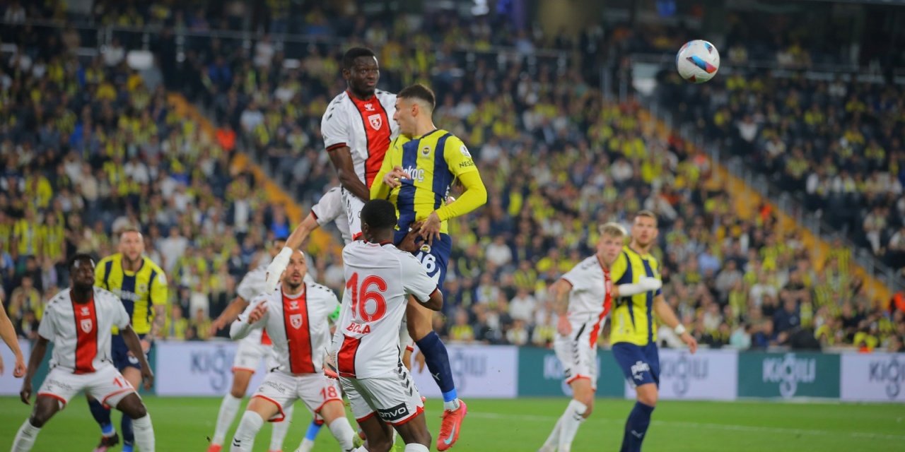 Fenerbahçe şampiyonluk yarışında yara aldı