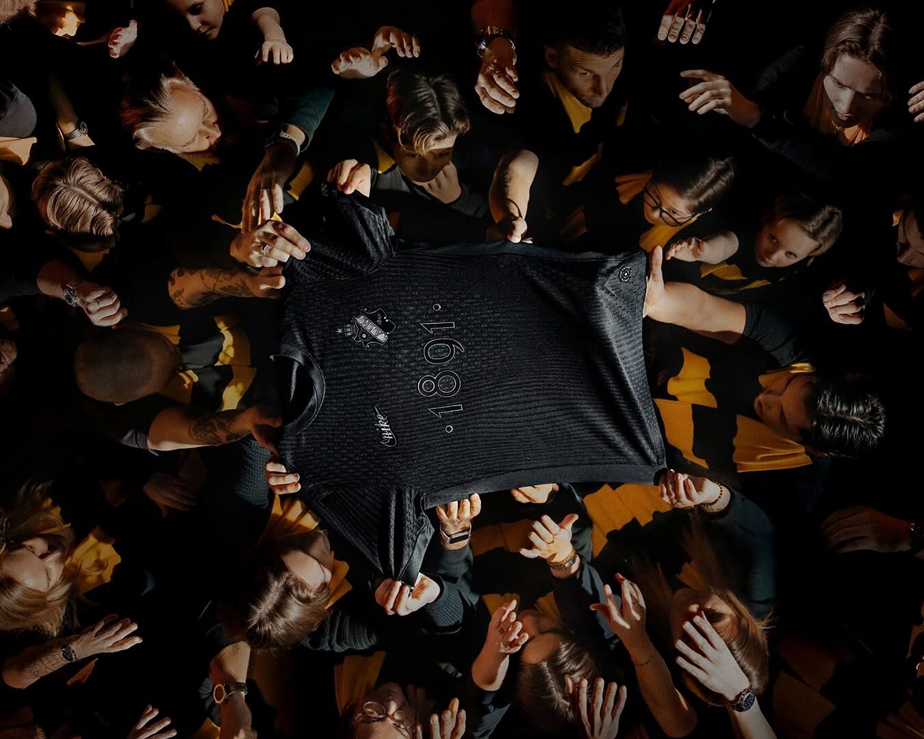Bigumigu_AIK_Nike_1-rotated.jpg