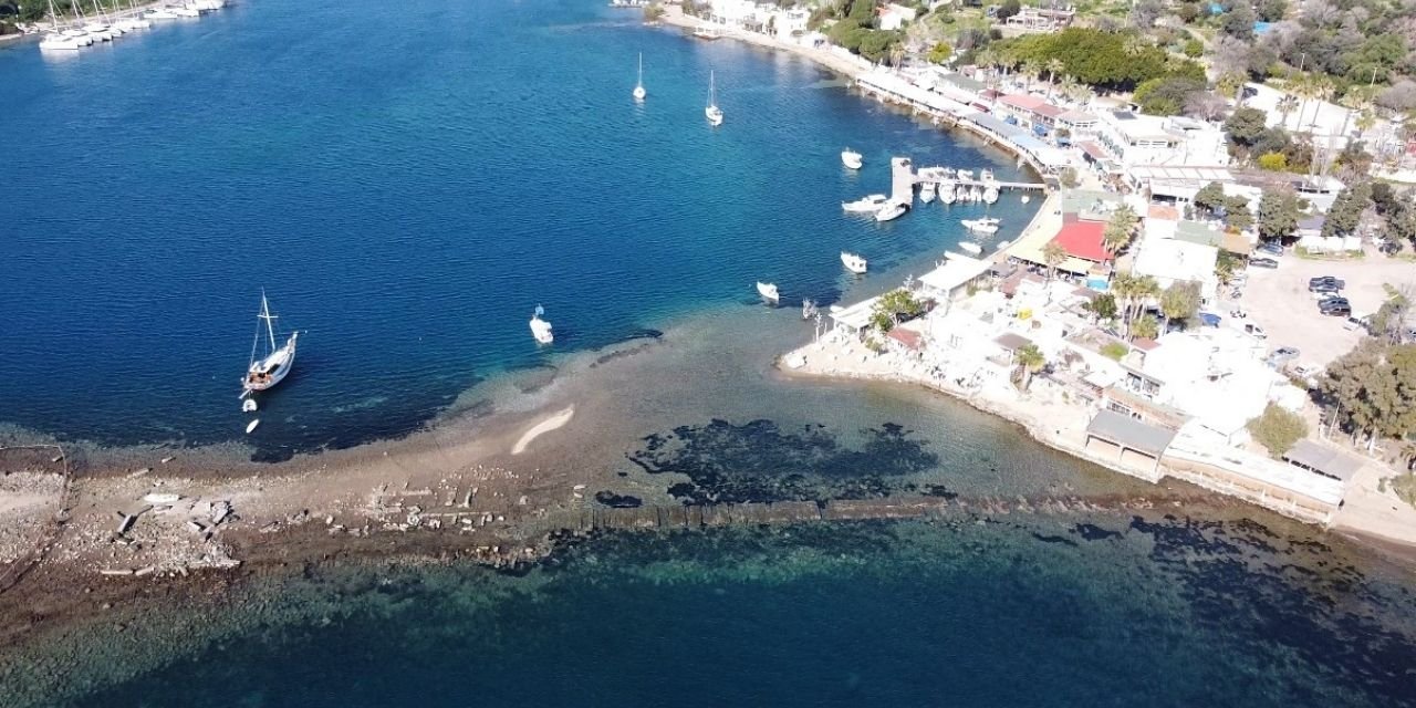Bodrum'da da deniz çekildi, Kral Yolu ortaya çıktı